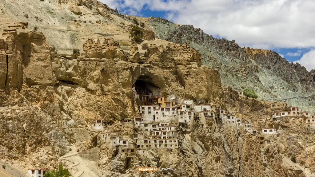 Phuktal Monastery, Ladakh, best monasteries in India