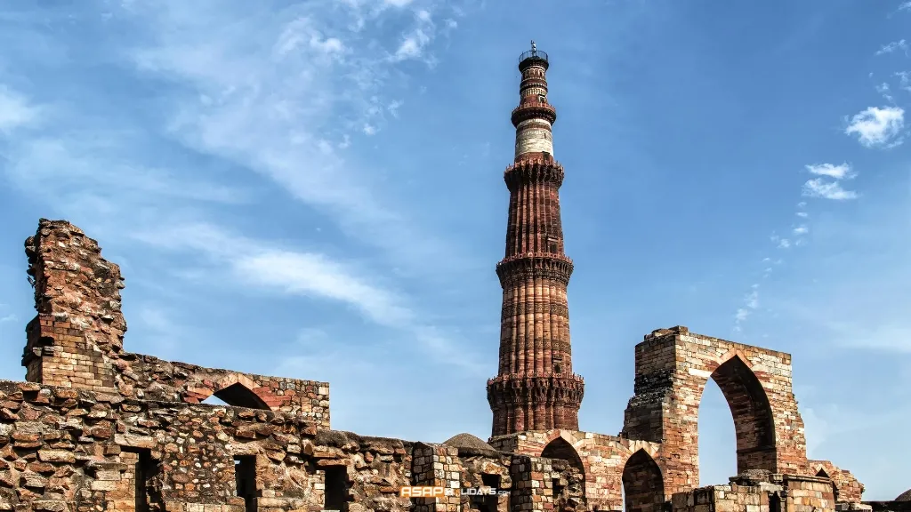 Qutub Minar, Places to Visit in Delhi with Friends