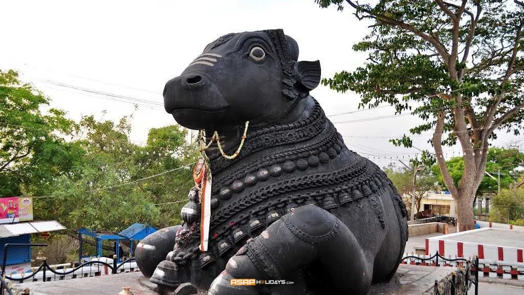 Big Bull Temple, Best Places to Visit in Bangalore