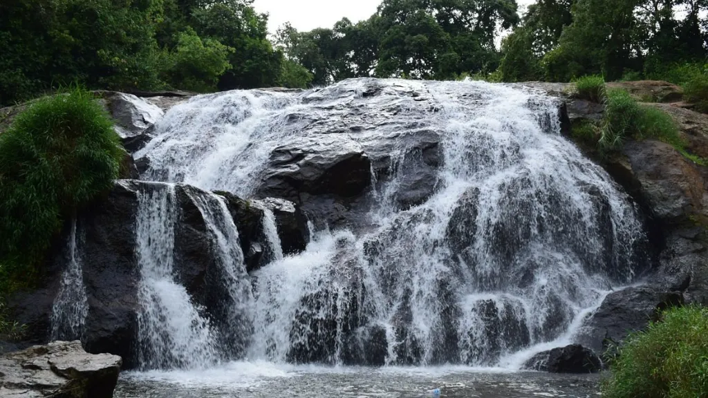 Catherine Falls ooty, best places to visit in Ooty