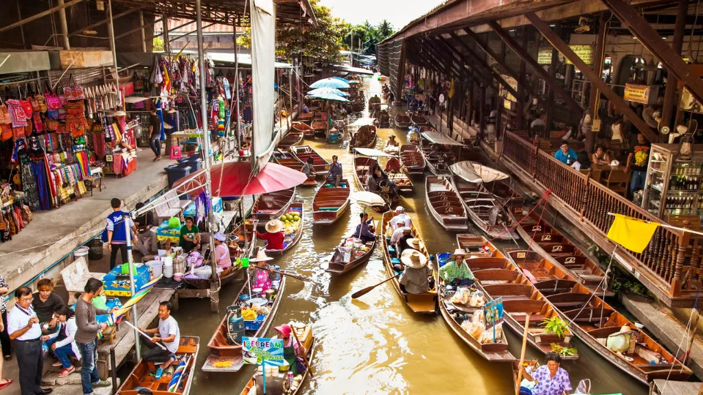Damnoen Saduak Floating Market – Ratchaburi, places for shopping in Thailand