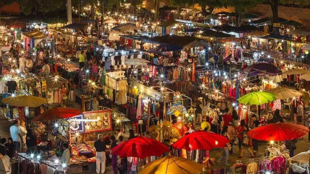 Night Bazaar – Chiang Mai, places for shopping in Thailand